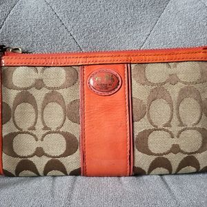 Wallet EUC COACH SUTTON Signature Zippy Wallet Leather Trim with Wristlet Strap